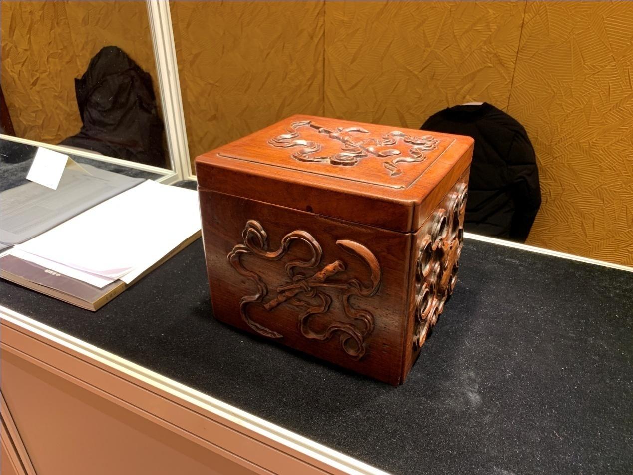 Suzhou Ming-style Hongmu Carving Trinkets-product Suzhou Ming-style Hongmu Carving Trinkets-product